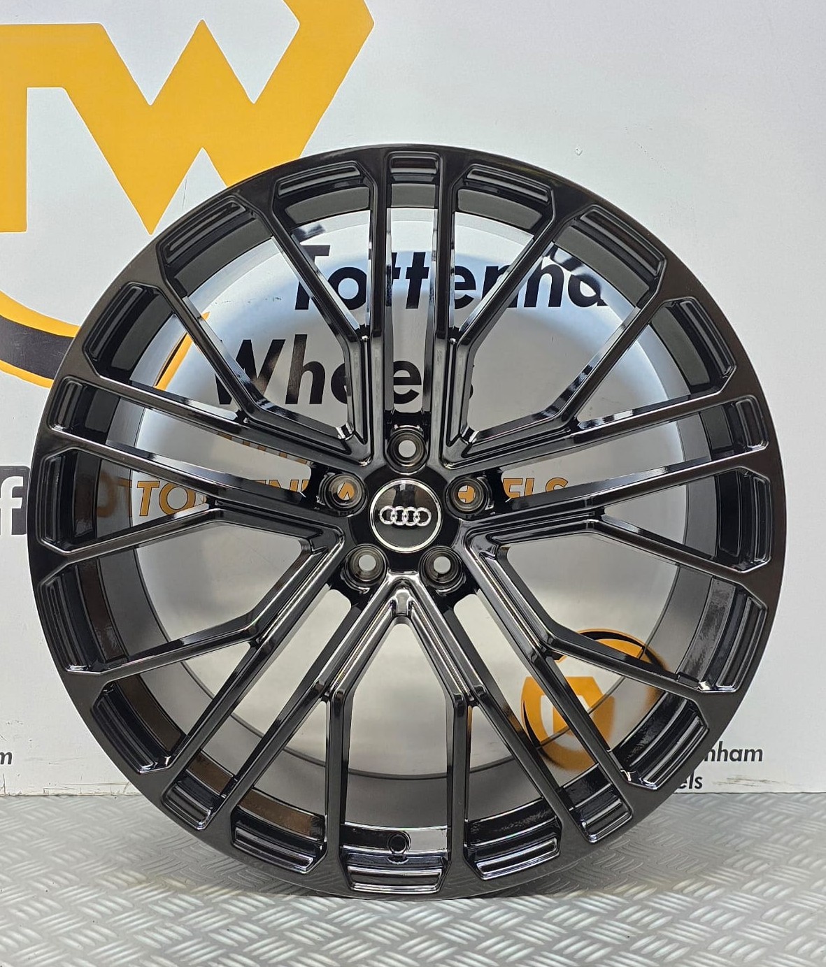 22" RS8 MB