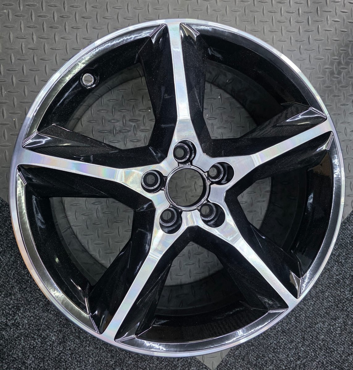Reconditioned Audi RS3 Style Alloy Wheels – 18" – Grey Diamond Cut
