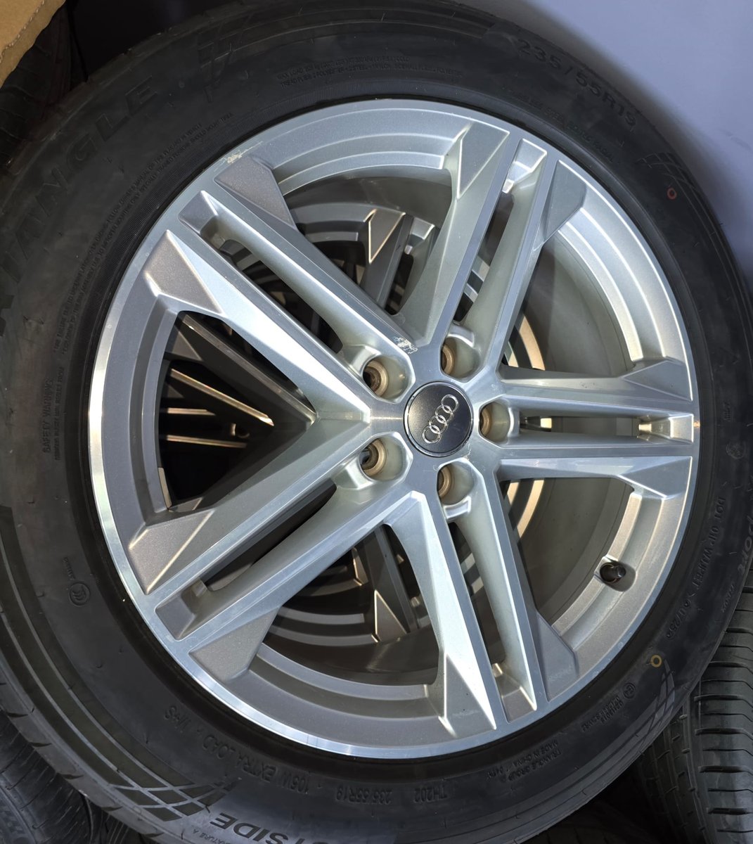 Used Audi Q7 Style Alloy Wheels with Tyres – 19" – Silver