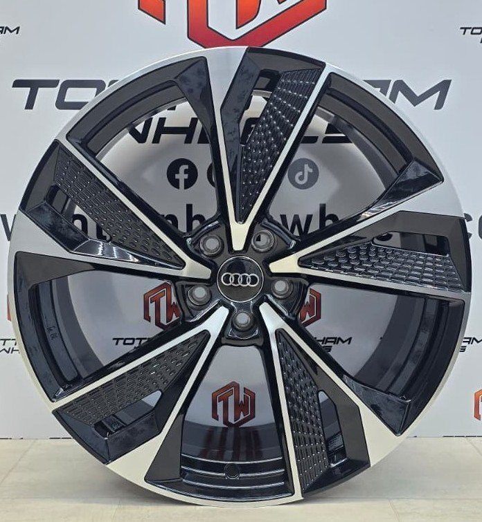 Audi S8 + Style Alloy Wheels – 19" – Glossy Black