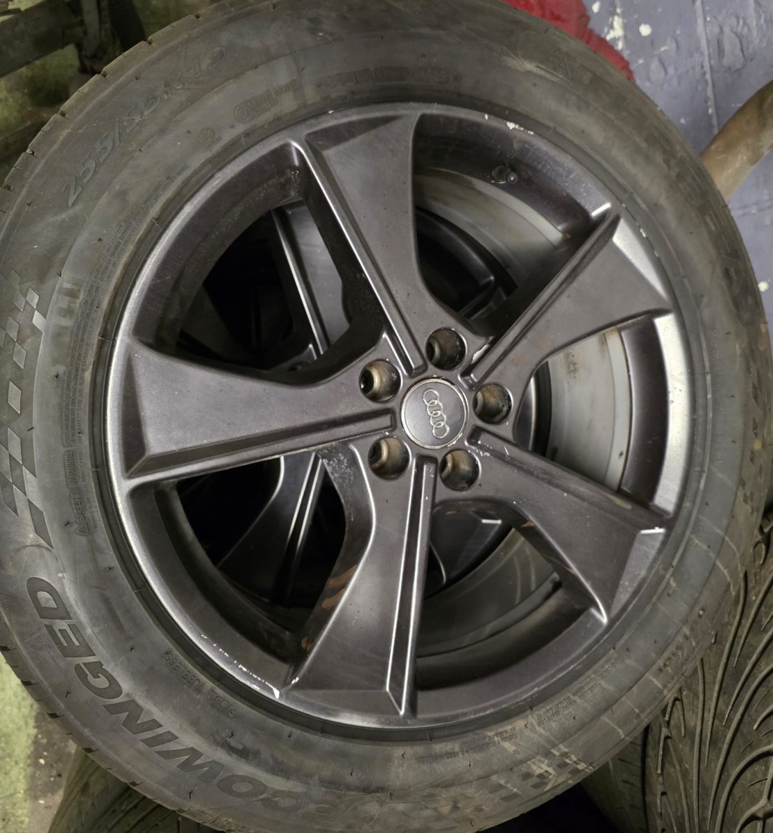 Used Audi Q3 Style Alloy Wheels with Tyres – 18" – Gunmetal Grey